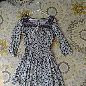 Pretty Hollister Flowy Mini Dress size Medium